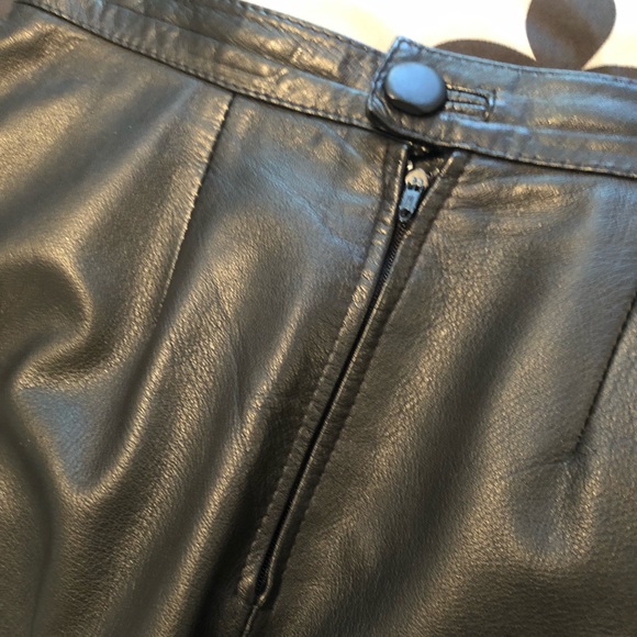 Leather mini skirt - Picture 9 of 12